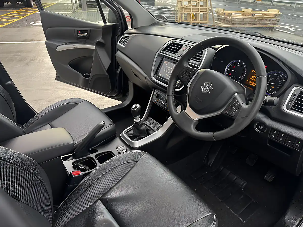 Used 2017 Suzuki SX4 S-Cross SZ5 Grey - Interior and Exterior details 15