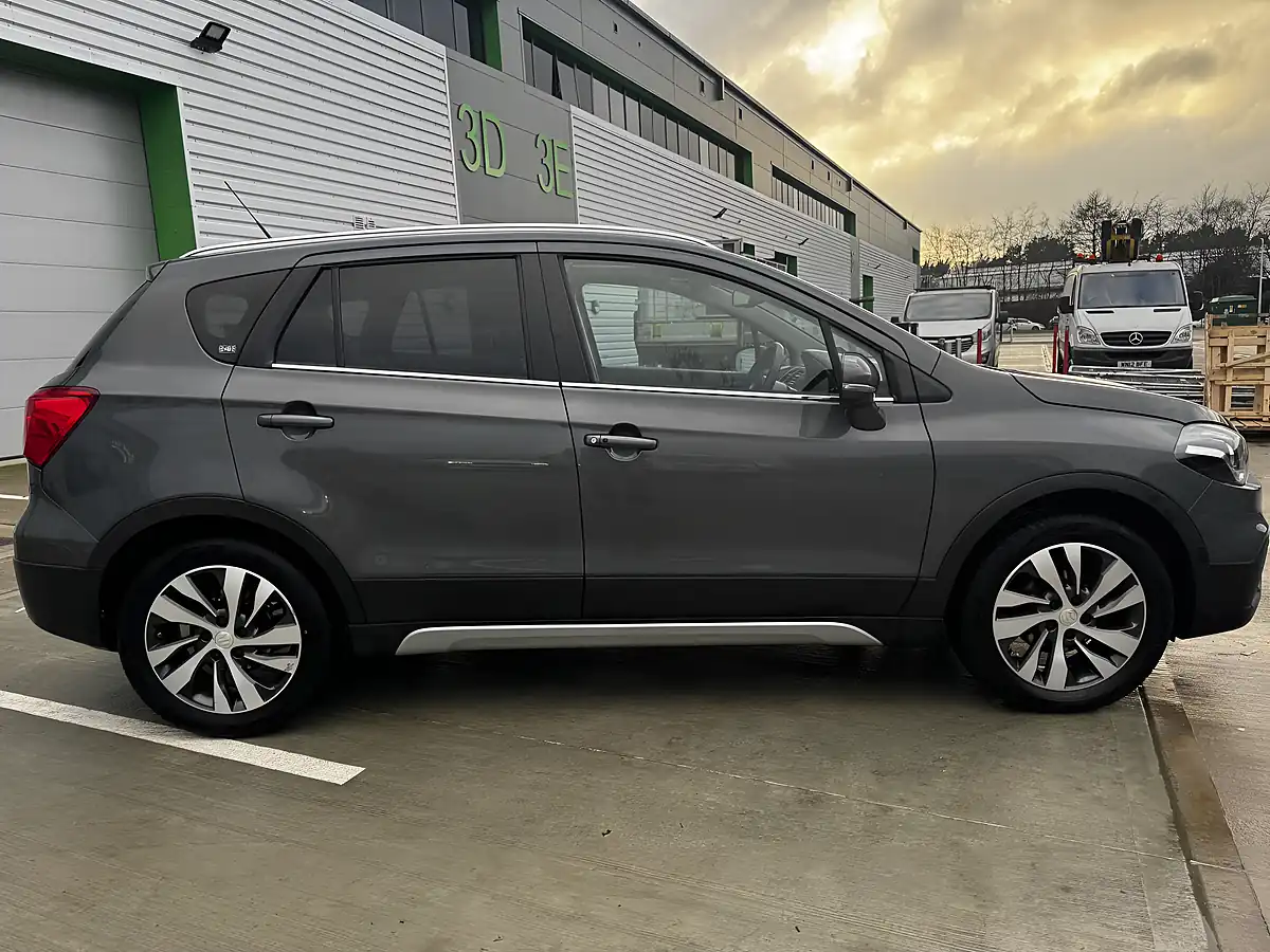 Used 2017 Suzuki SX4 S-Cross SZ5 Grey - Interior and Exterior details 8