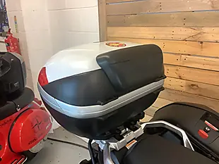 Used 2017 Suzuki V-Strom 650 White - Interior and Exterior details 11