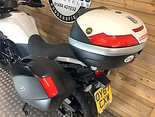 Used 2017 Suzuki V-Strom 650 White - Interior and Exterior details 15