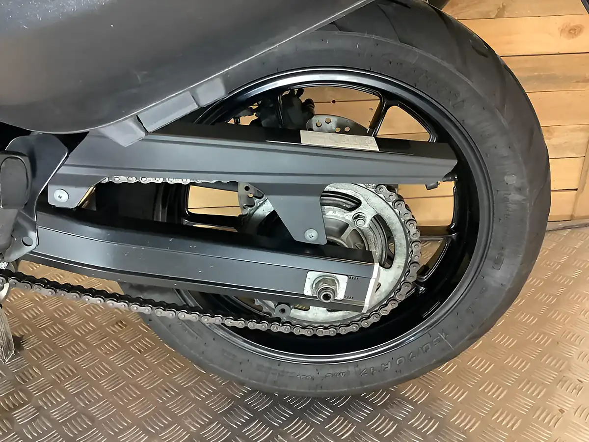 Used 2017 Suzuki V-Strom 650 White - Interior and Exterior details 20