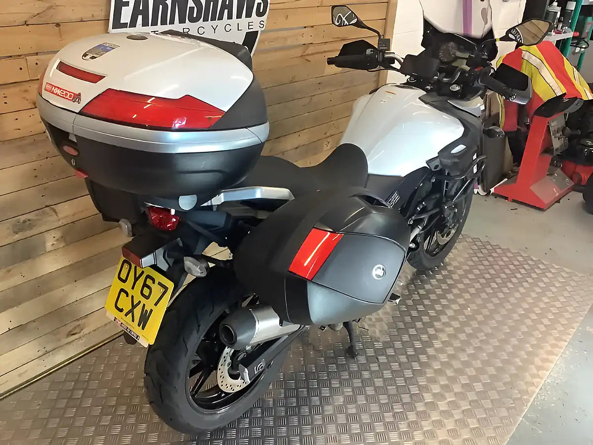 Used 2017 Suzuki V-Strom 650 White - Interior and Exterior details 4