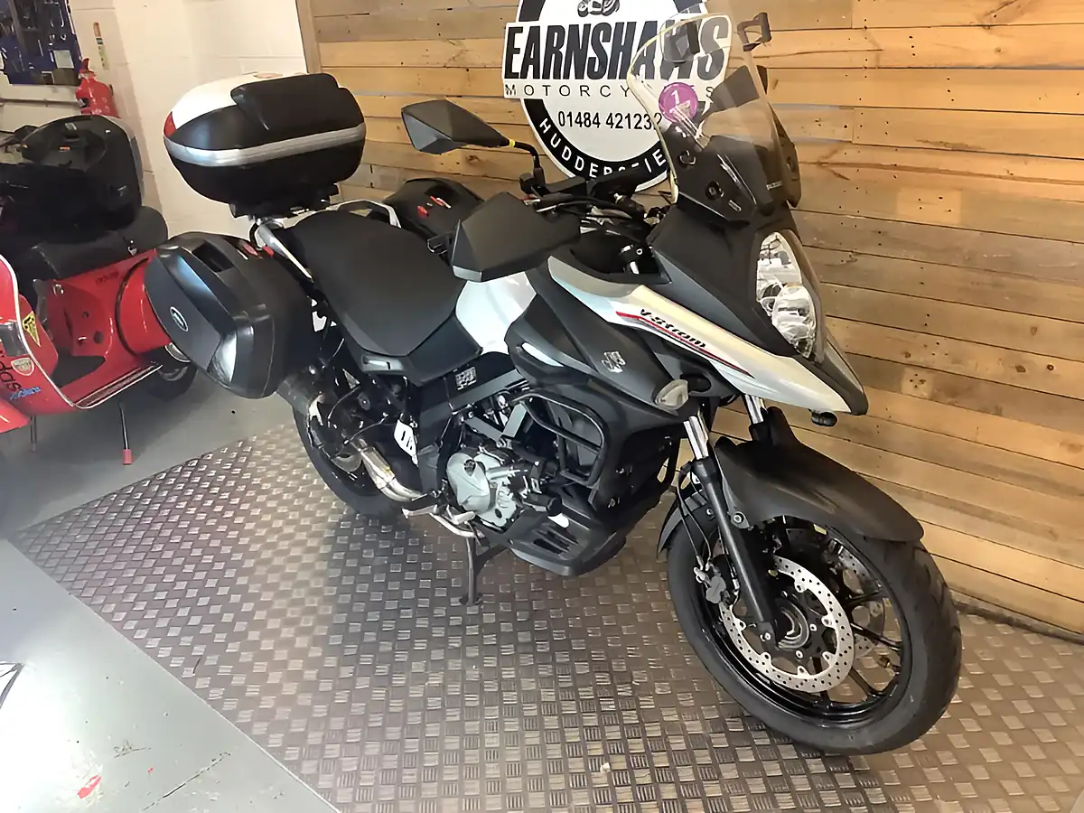 Used 2017 Suzuki V-Strom 650 White - Interior and Exterior details 5