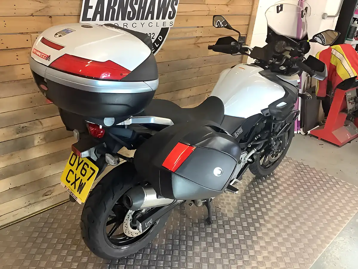 Used 2017 Suzuki V-Strom 650 White - Interior and Exterior details 7