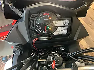 Used 2017 Suzuki V-Strom 650 White - Interior and Exterior details 8