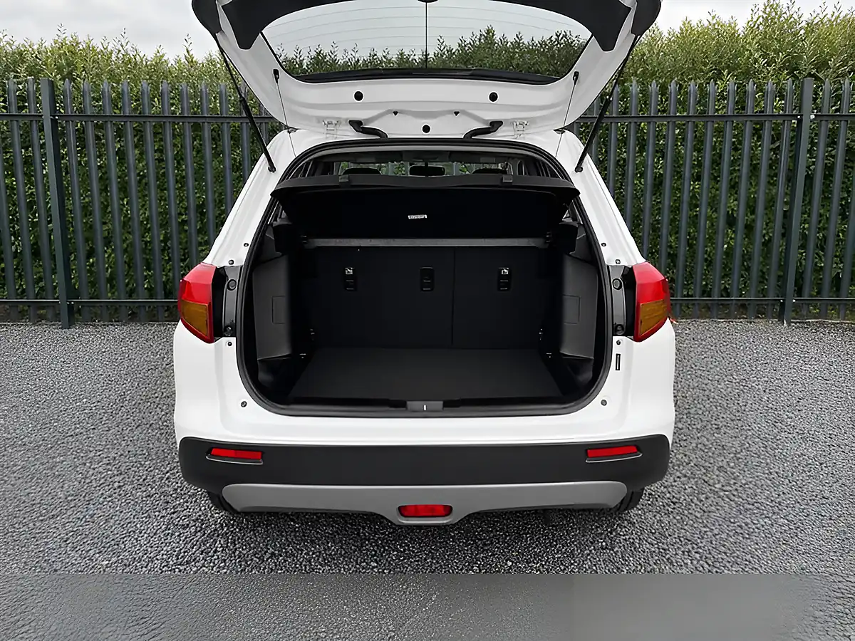 Used 2017 Suzuki Vitara Kuro White - Interior and Exterior details 10