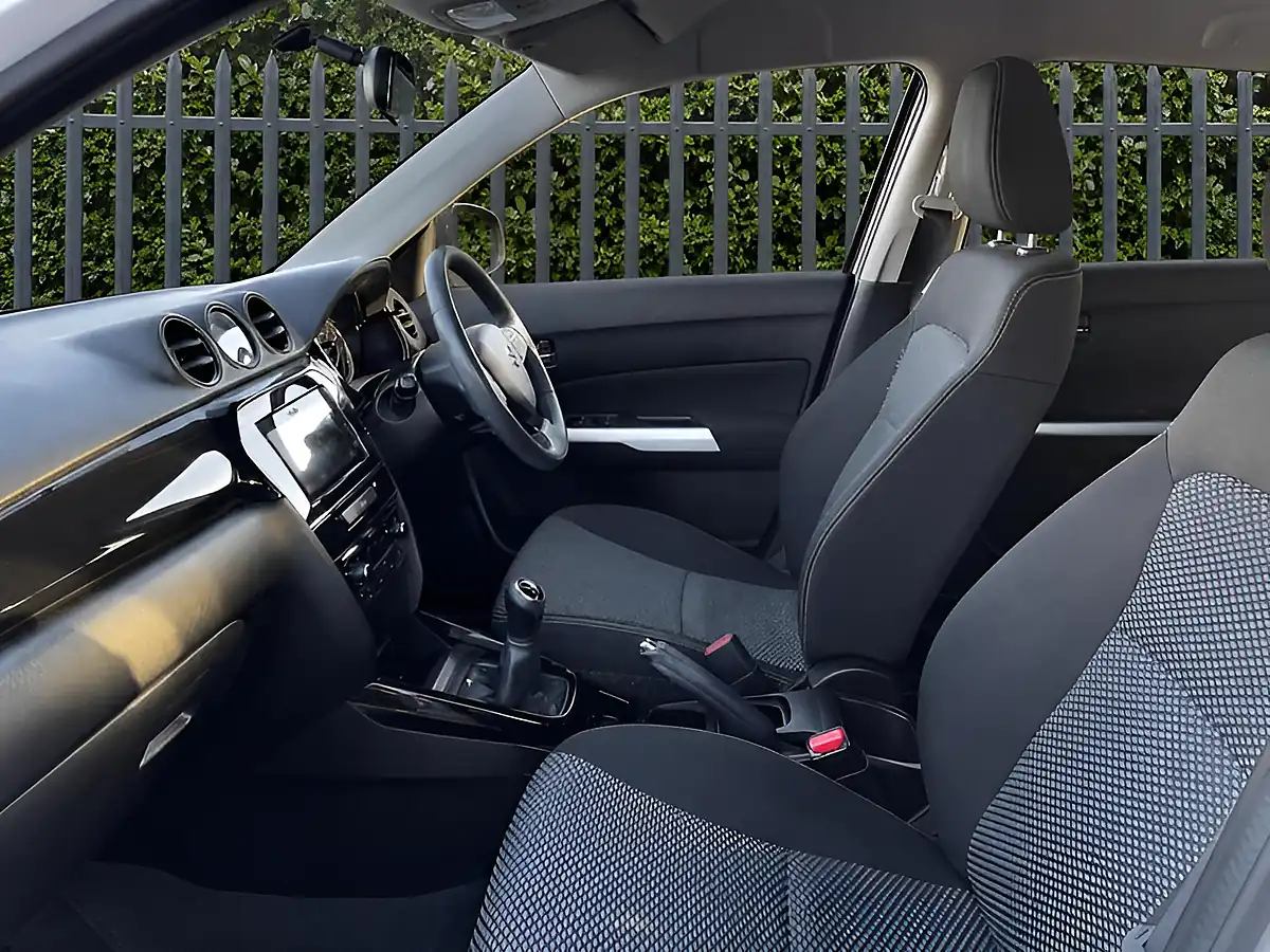 Used 2017 Suzuki Vitara Kuro White - Interior and Exterior details 13