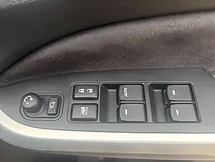 Used 2017 Suzuki Vitara S Grey - Interior and Exterior details 12