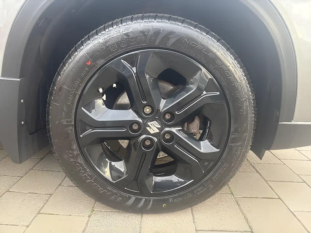 Used 2017 Suzuki Vitara S Grey - Interior and Exterior details 7