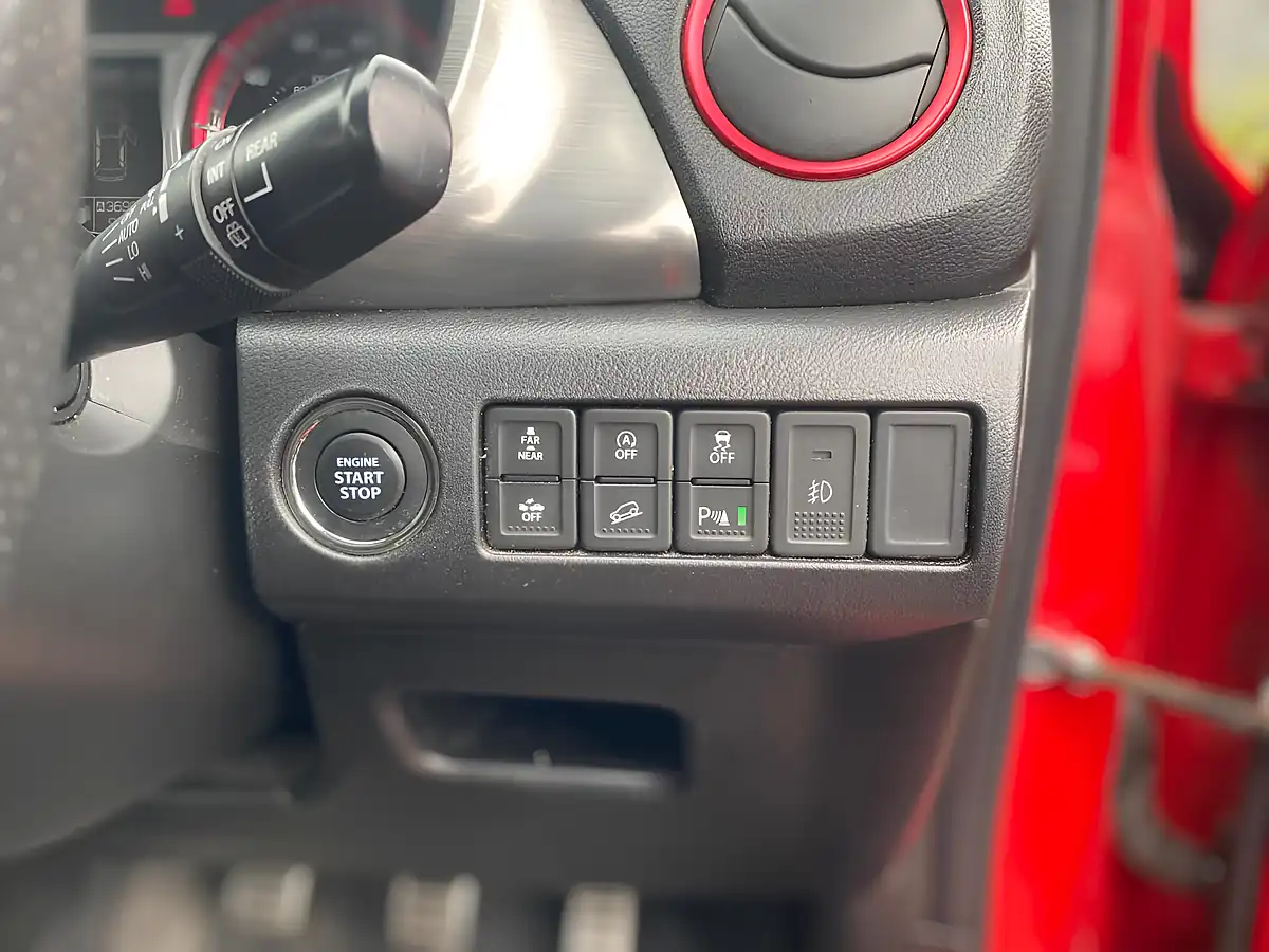 Used 2017 Suzuki Vitara S Red - Interior and Exterior details 14