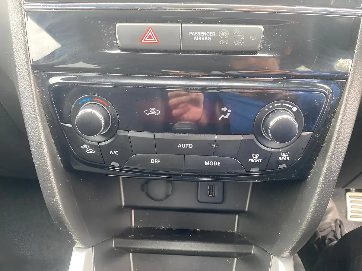 Used 2017 Suzuki Vitara S Red - Interior and Exterior details 17