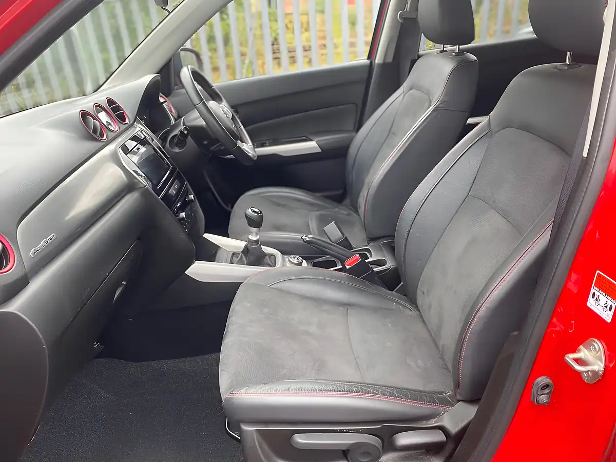 Used 2017 Suzuki Vitara S Red - Interior and Exterior details 5