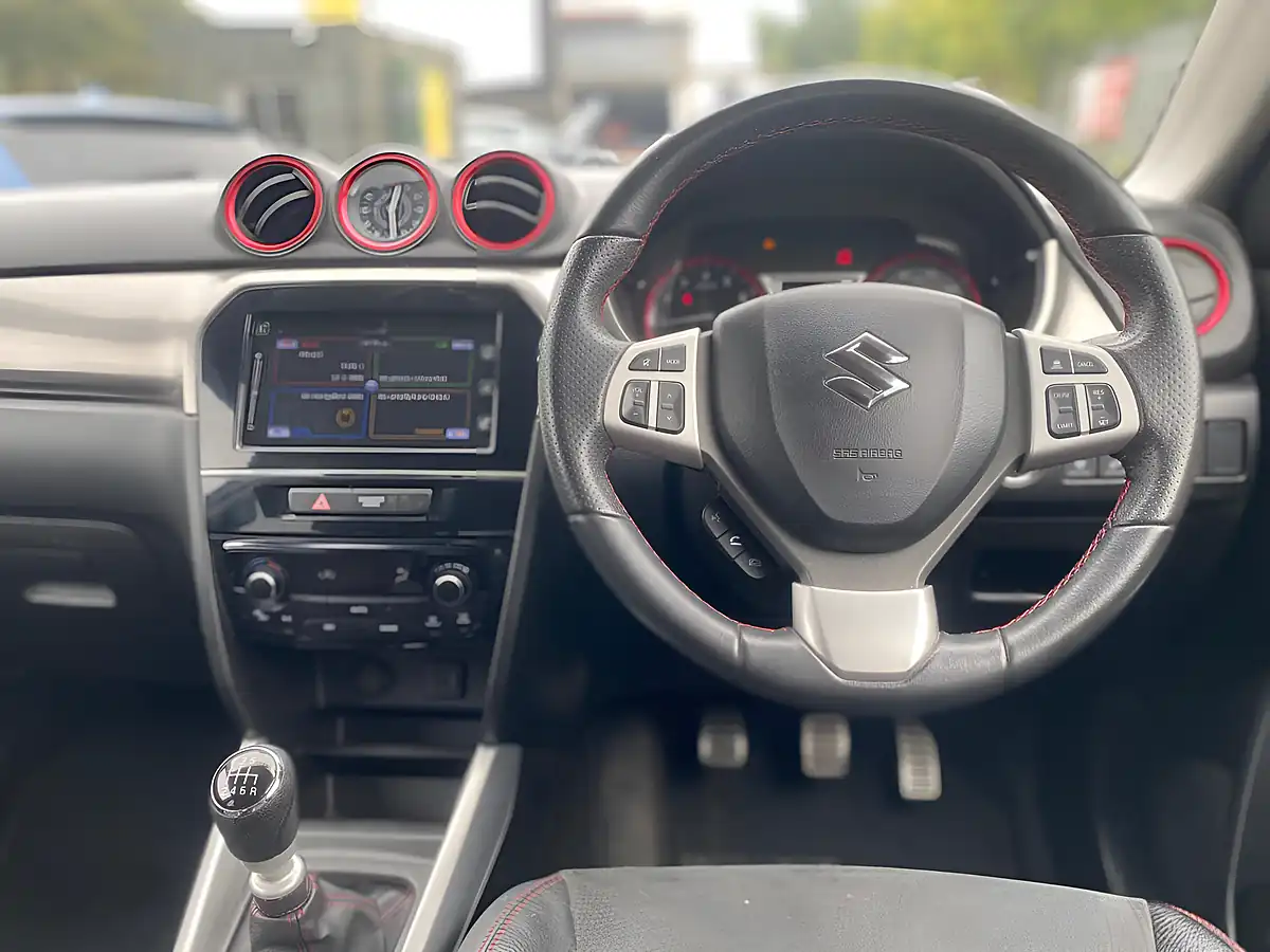 Used 2017 Suzuki Vitara S Red - Interior and Exterior details 6