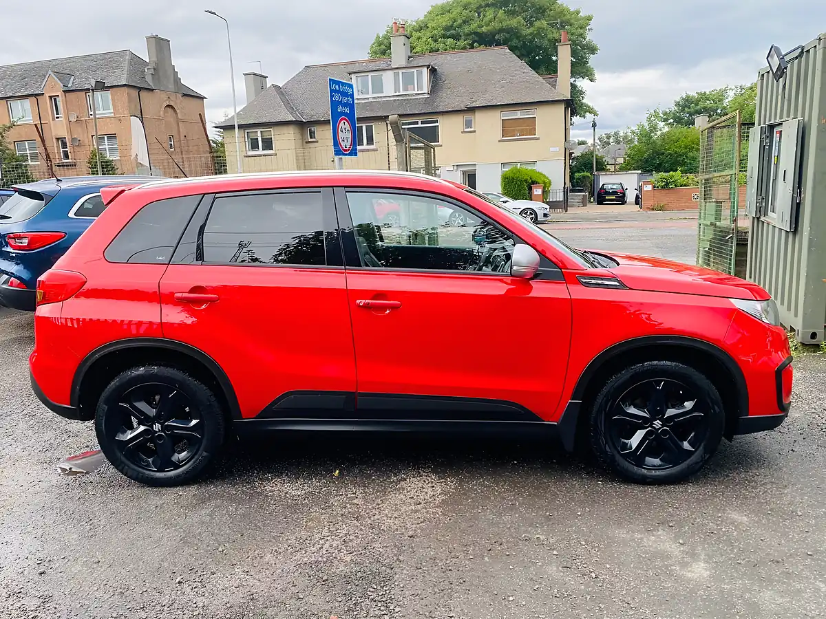Used 2017 Suzuki Vitara S Red - Interior and Exterior details 10