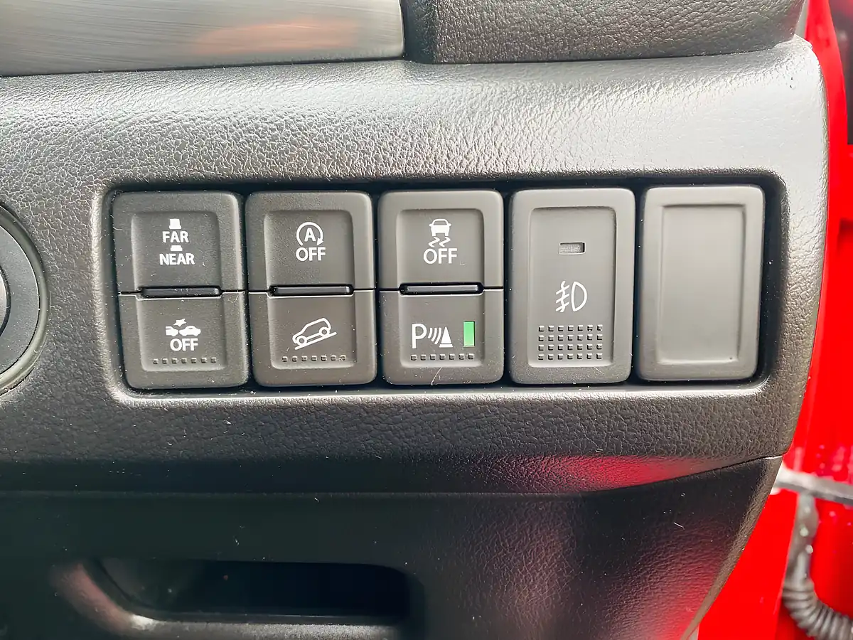 Used 2017 Suzuki Vitara S Red - Interior and Exterior details 13