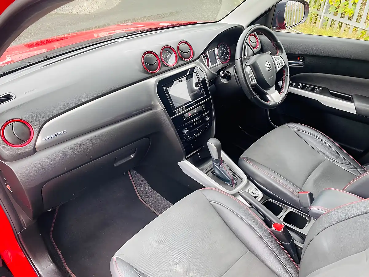 Used 2017 Suzuki Vitara S Red - Interior and Exterior details 5