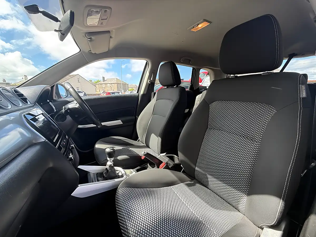 Used 2017 Suzuki Vitara Sz-T Beige - Interior and Exterior details 14