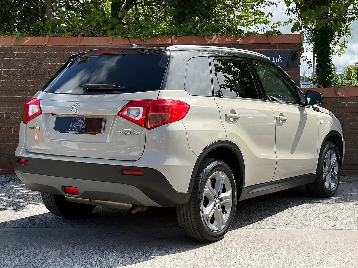 Used 2017 Suzuki Vitara Sz-T Beige - Interior and Exterior details 5