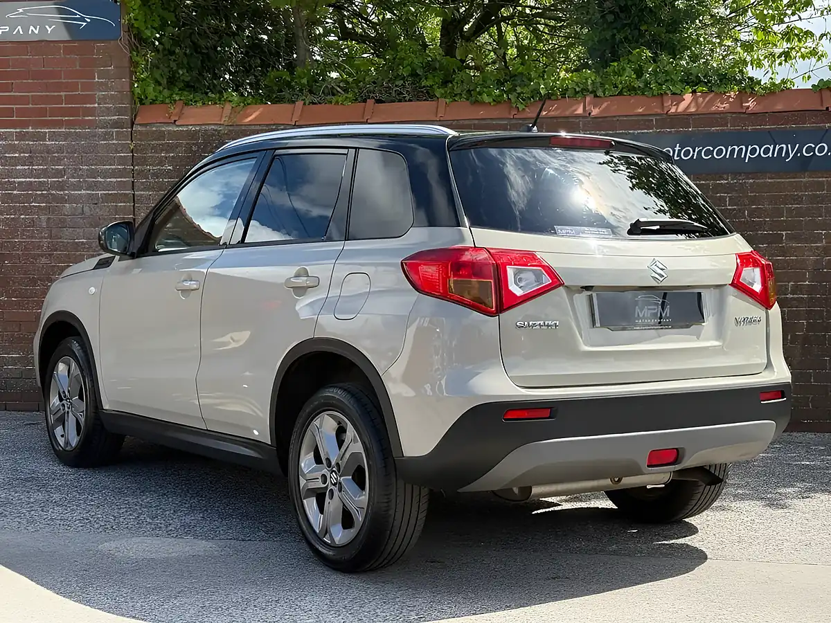 Used 2017 Suzuki Vitara Sz-T Beige - Interior and Exterior details 6