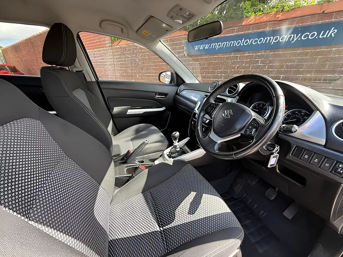 Used 2017 Suzuki Vitara Sz-T Beige - Interior and Exterior details 9