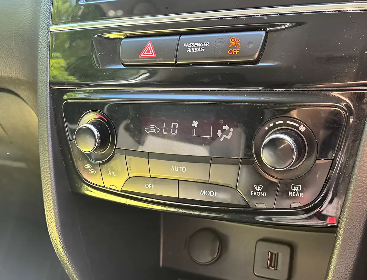 Used 2017 Suzuki Vitara Sz-T Galactic Grey - Interior and Exterior details 17