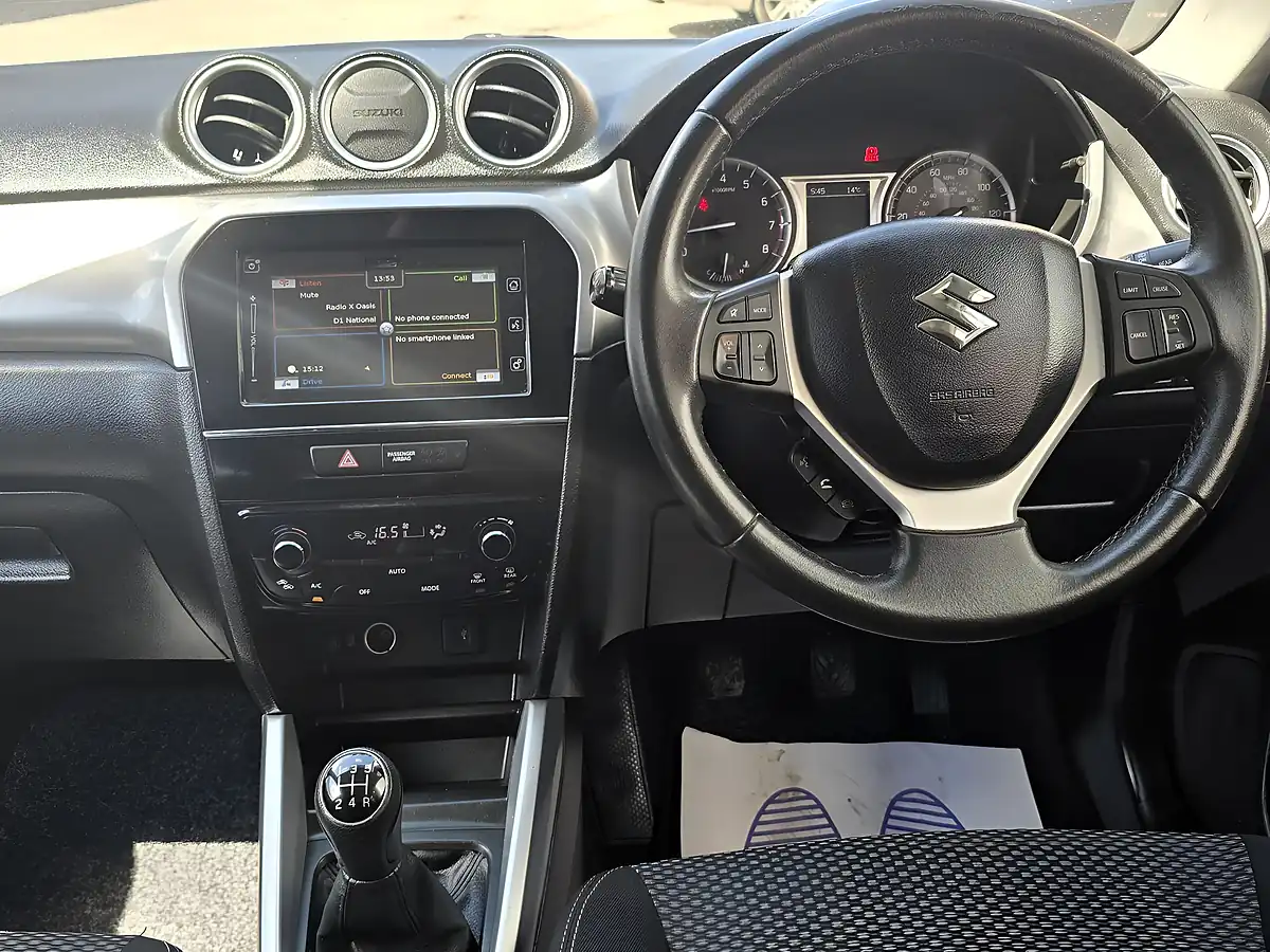Used 2017 Suzuki Vitara Sz-T Grey - Interior and Exterior details 11
