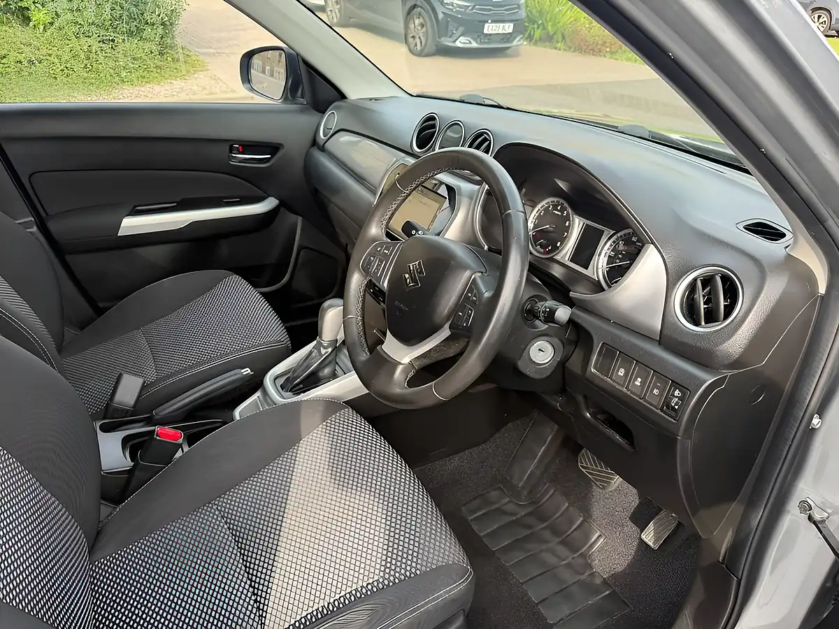 Used 2017 Suzuki Vitara Sz-T Grey - Interior and Exterior details 8