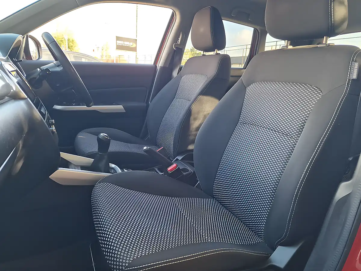 Used 2017 Suzuki Vitara Sz-T Red - Interior and Exterior details 14