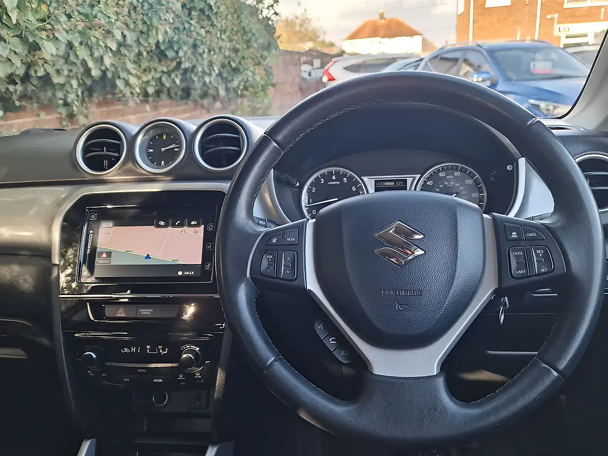 Used 2017 Suzuki Vitara Sz-T Red - Interior and Exterior details 15