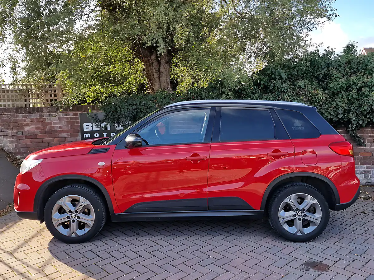 Used 2017 Suzuki Vitara Sz-T Red - Interior and Exterior details 2