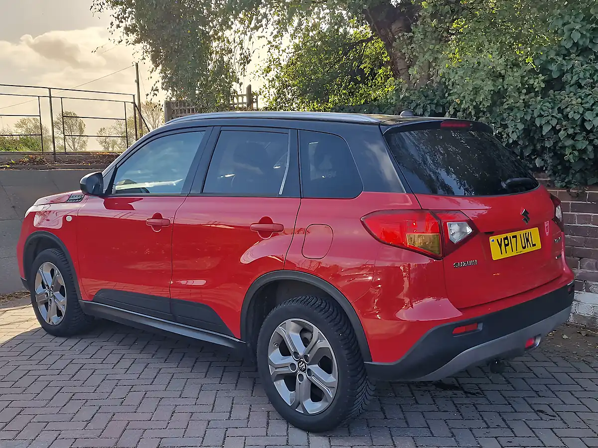 Used 2017 Suzuki Vitara Sz-T Red - Interior and Exterior details 3