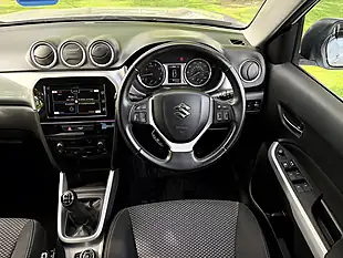 Used 2017 Suzuki Vitara Sz-T Silver - Interior and Exterior details 11