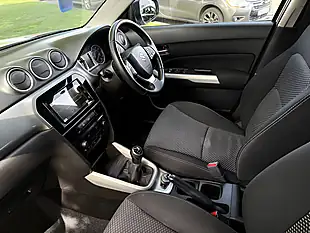 Used 2017 Suzuki Vitara Sz-T Silver - Interior and Exterior details 14