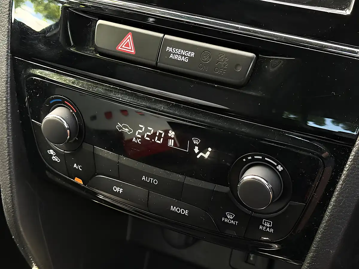 Used 2017 Suzuki Vitara Sz-T Silver - Interior and Exterior details 16