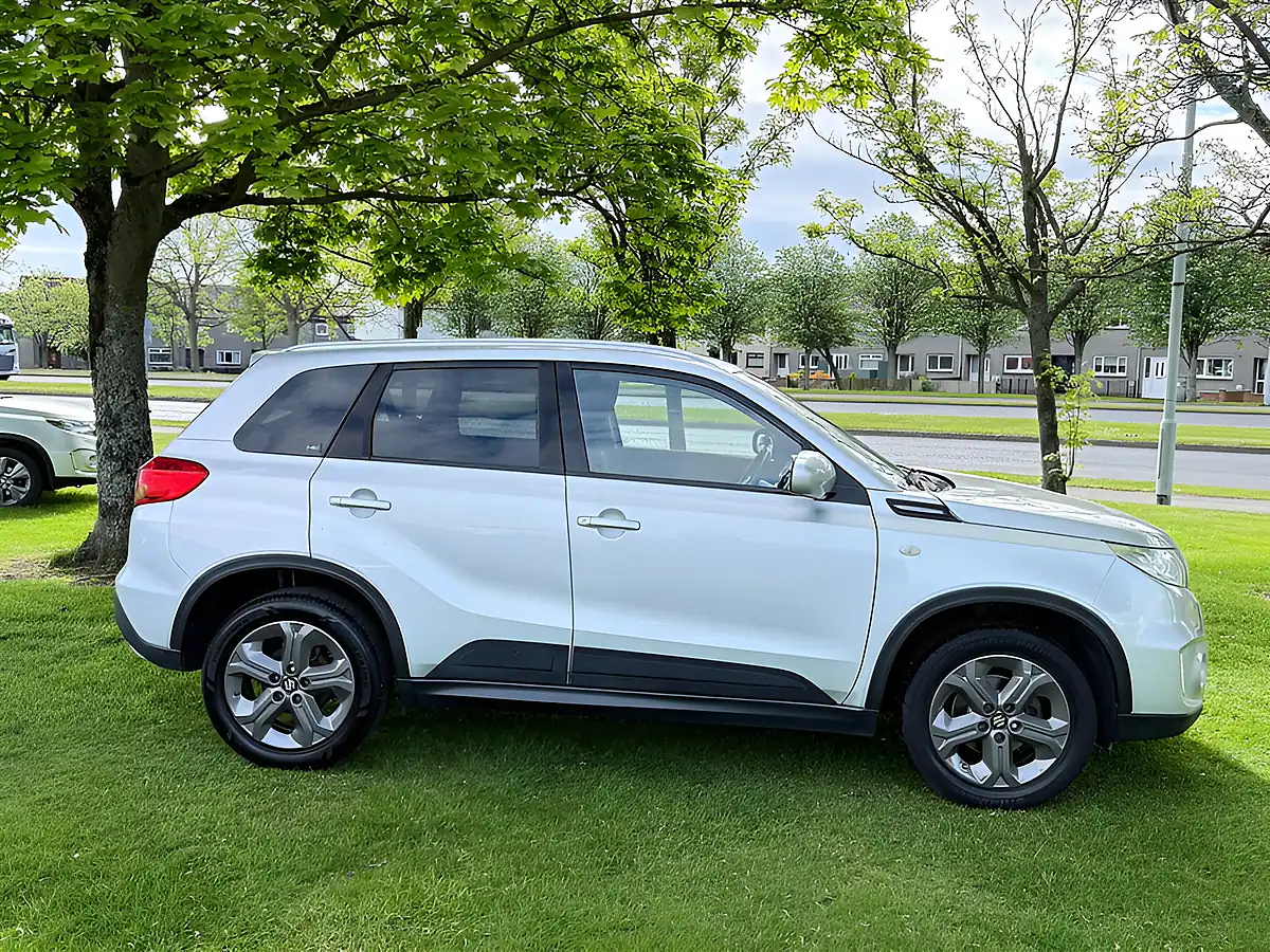 Used 2017 Suzuki Vitara Sz-T Silver - Interior and Exterior details 7