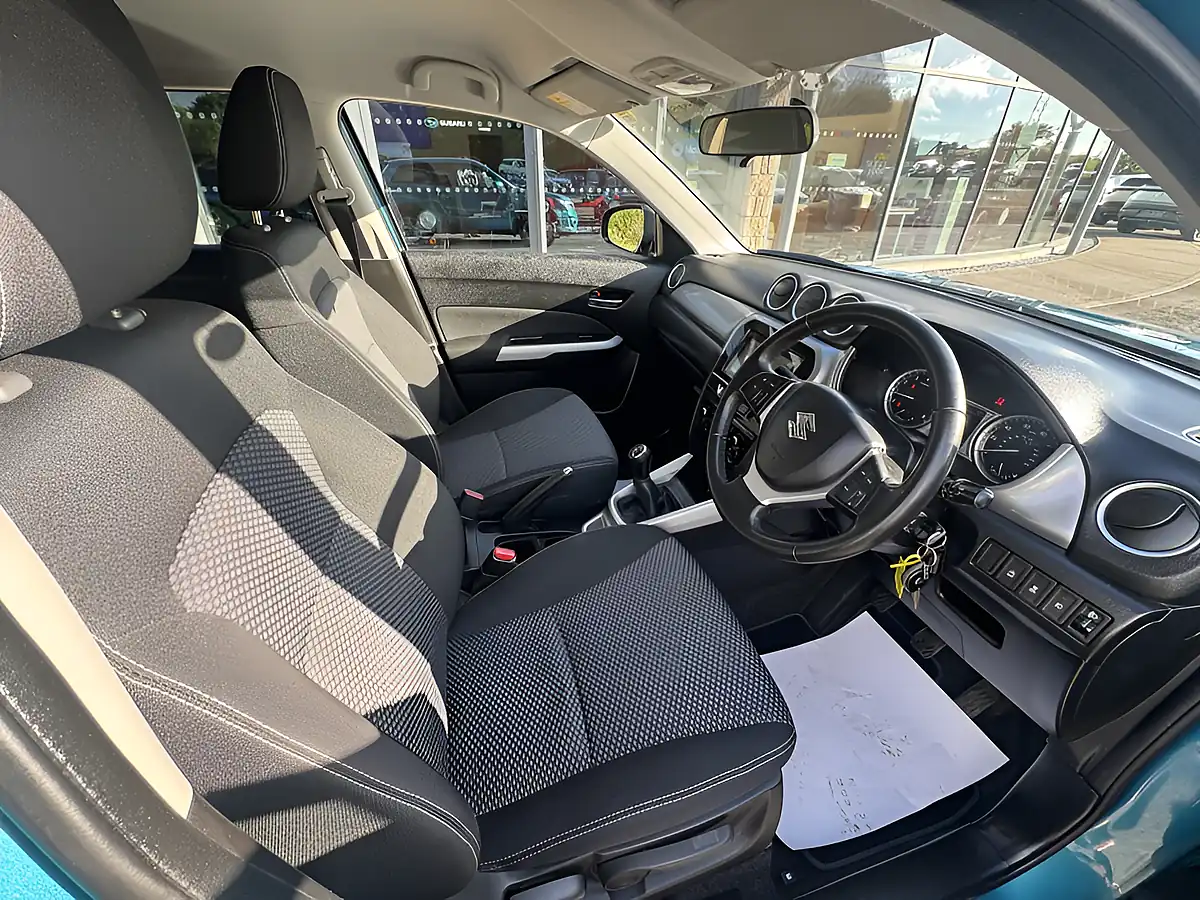 Used 2017 Suzuki Vitara Sz-T Turquoise - Interior and Exterior details 12