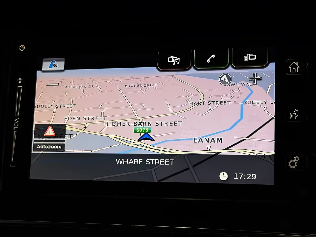 Used 2017 Suzuki Vitara Sz-T White - Interior and Exterior details 12