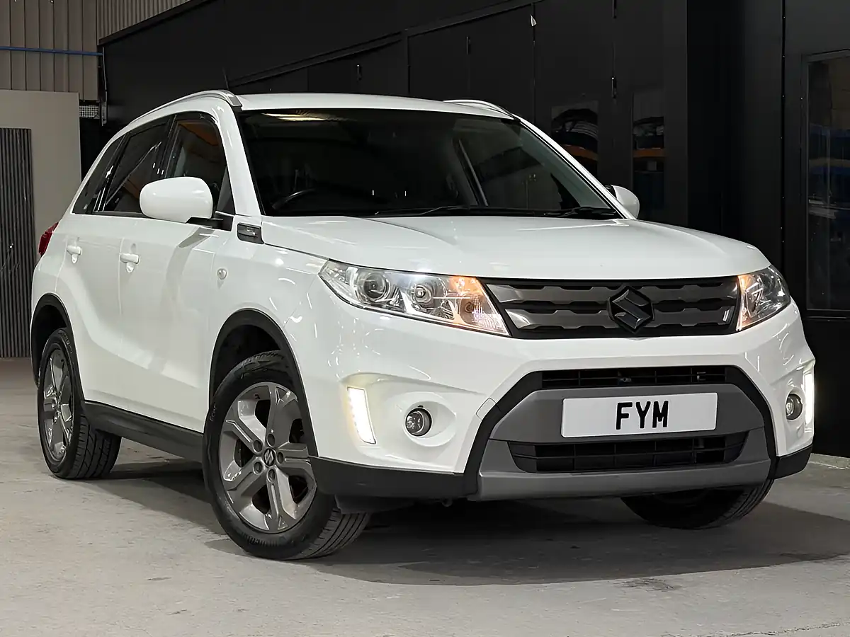 Used 2017 Suzuki Vitara Sz-T White - Interior and Exterior details 3