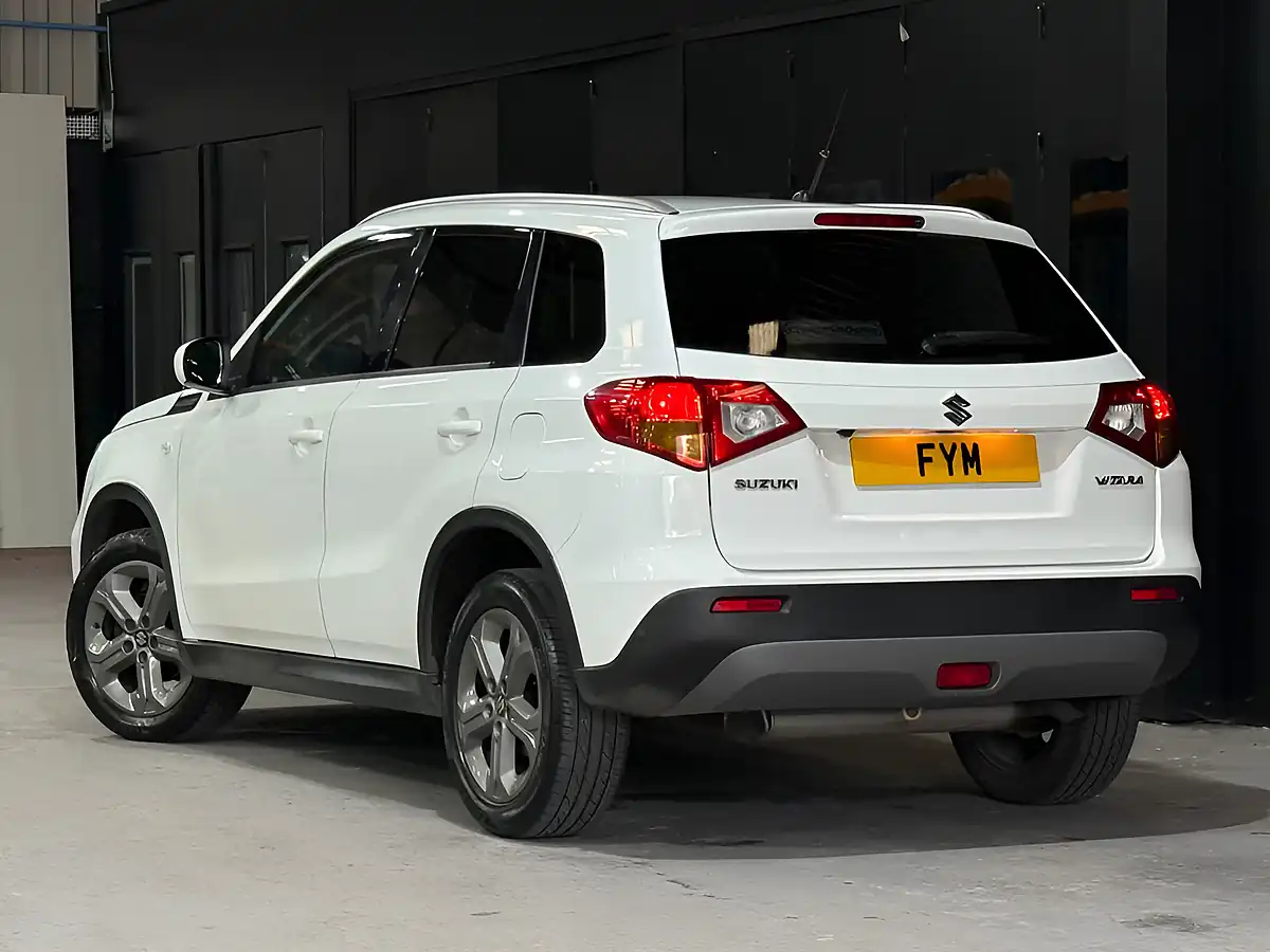 Used 2017 Suzuki Vitara Sz-T White - Interior and Exterior details 4