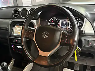 Used 2017 Suzuki Vitara Sz-T White - Interior and Exterior details 9