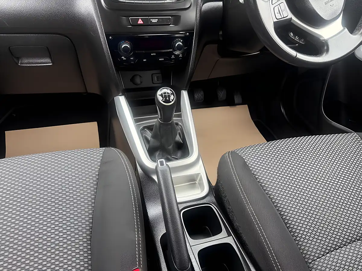 Used 2017 Suzuki Vitara SZ4 Black - Interior and Exterior details 11