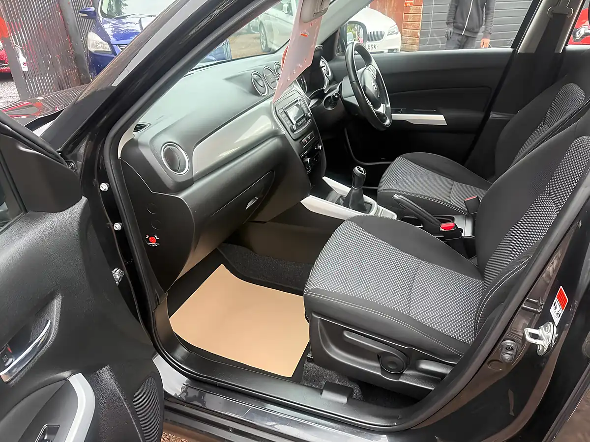 Used 2017 Suzuki Vitara SZ4 Black - Interior and Exterior details 5