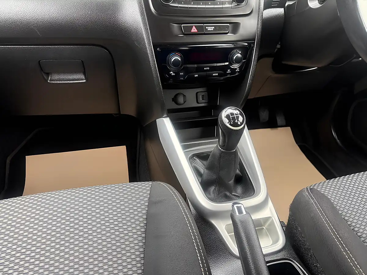 Used 2017 Suzuki Vitara SZ4 Black - Interior and Exterior details 9