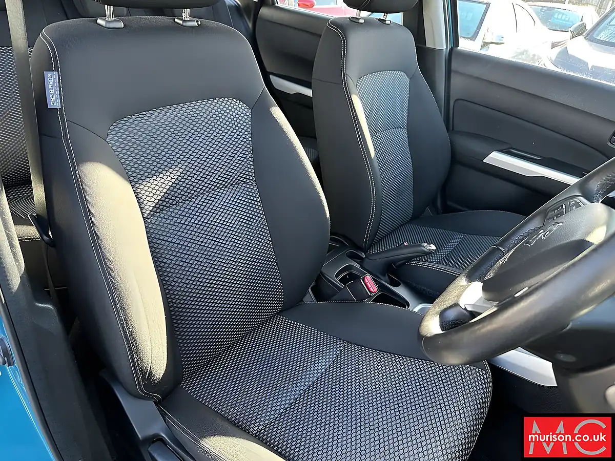 Used 2017 Suzuki Vitara SZ4 Blue - Interior and Exterior details 14