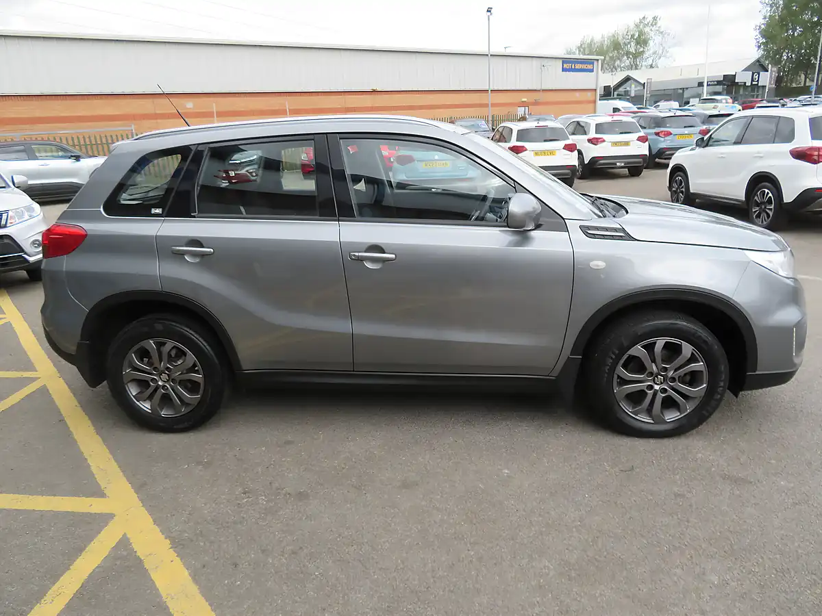 Used 2017 Suzuki Vitara SZ4 Grey - Interior and Exterior details 10