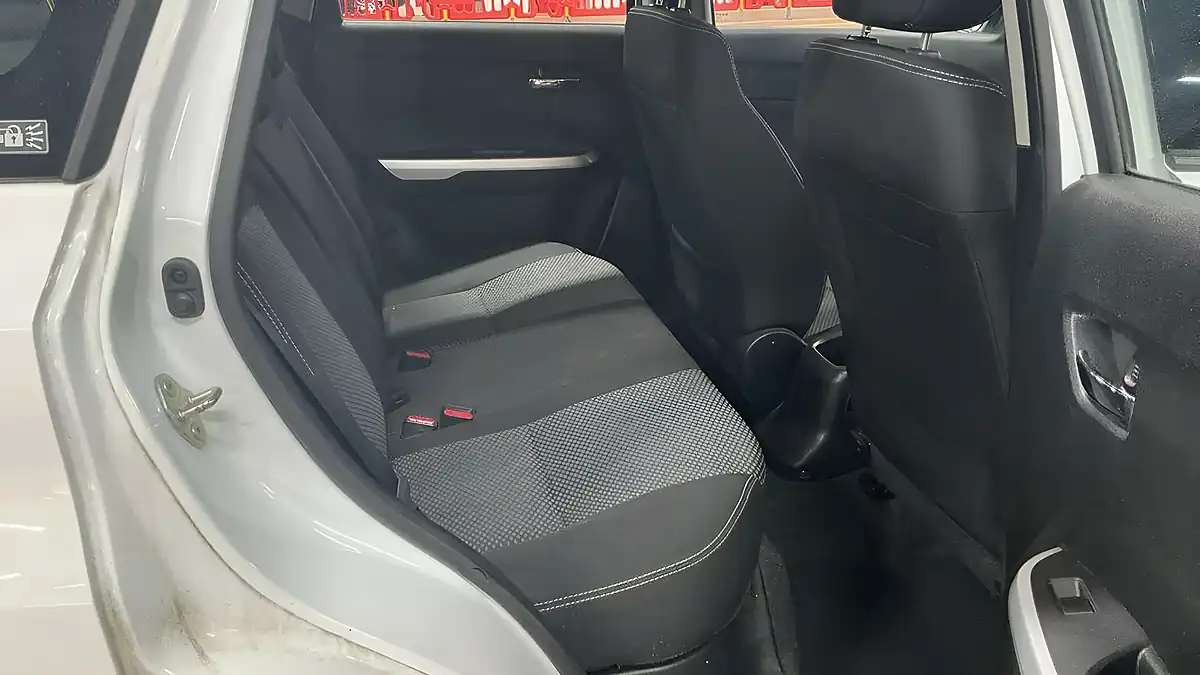 Used 2017 Suzuki Vitara SZ4 White - Interior and Exterior details 10