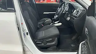 Used 2017 Suzuki Vitara SZ4 White - Interior and Exterior details 11