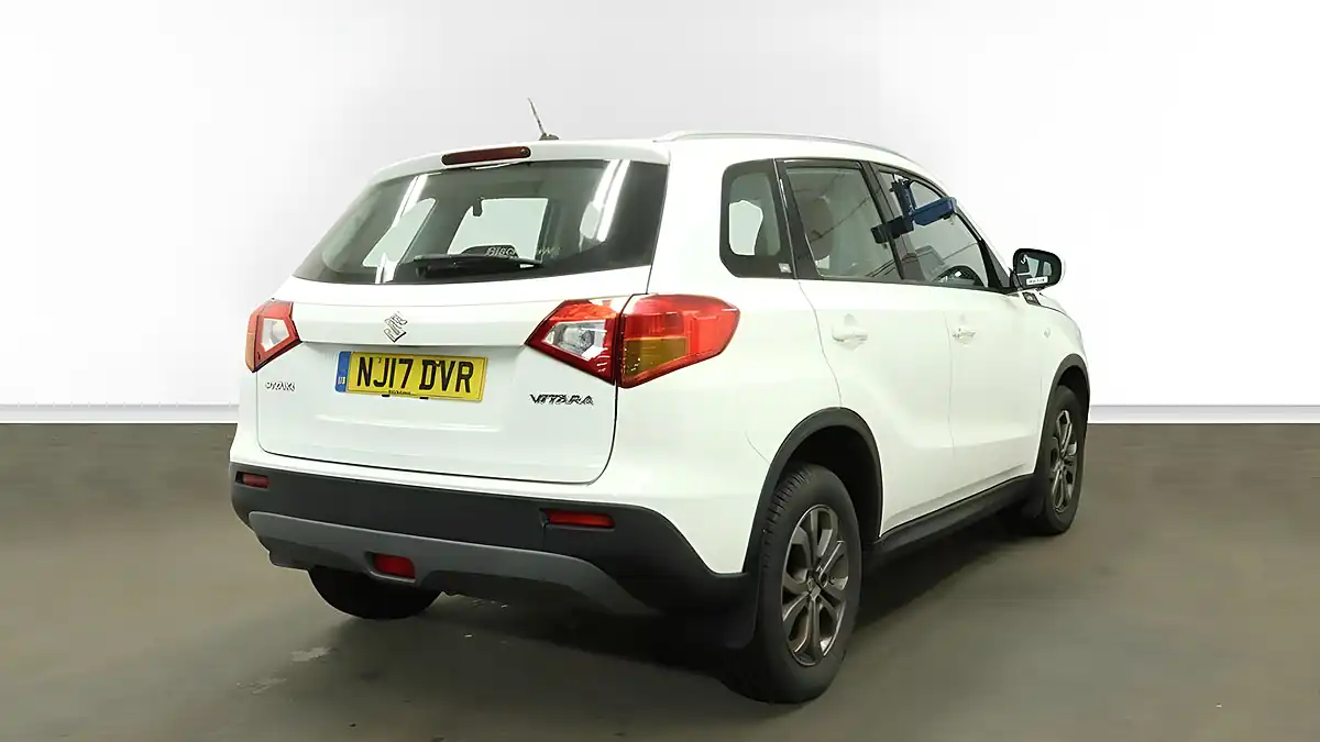 Used 2017 Suzuki Vitara SZ4 White - Interior and Exterior details 4