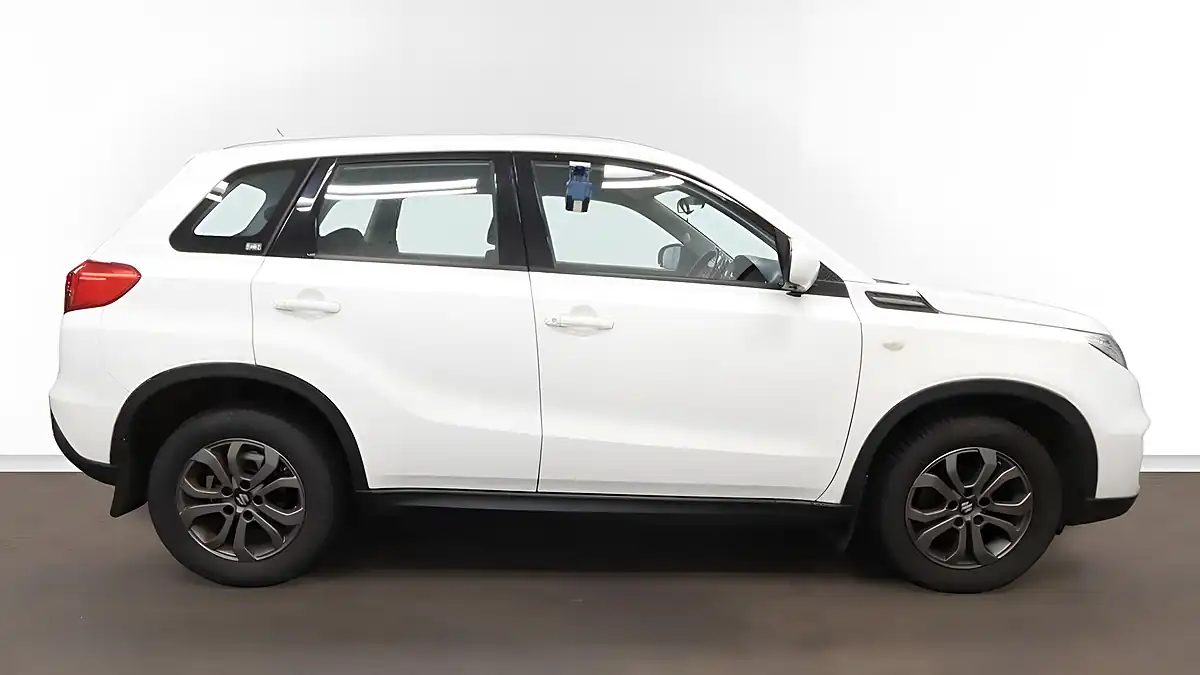 Used 2017 Suzuki Vitara SZ4 White - Interior and Exterior details 5
