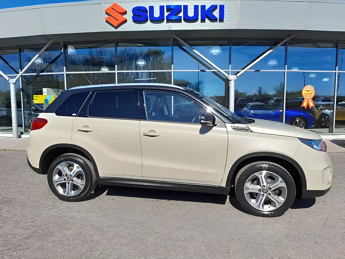 Used 2017 Suzuki Vitara SZ5 Cream/Black - Interior and Exterior details 10